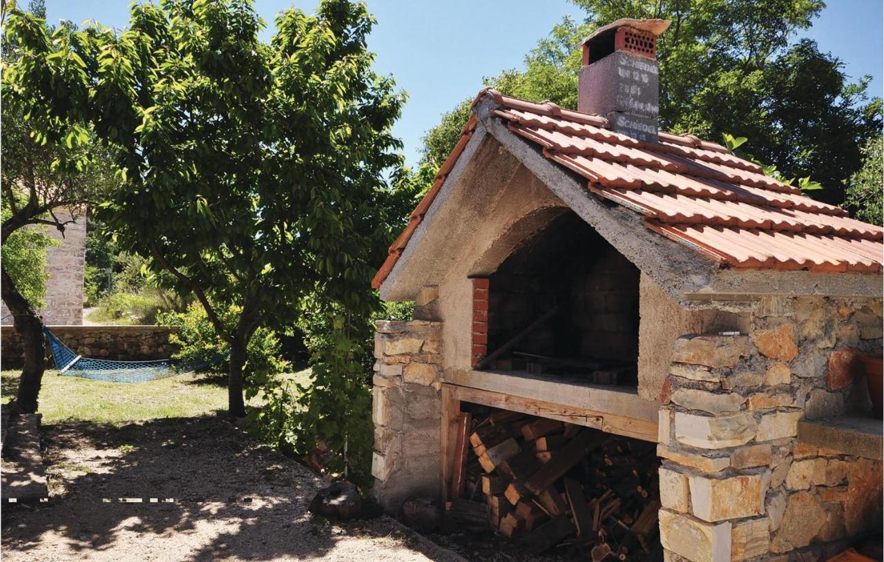 Nice Home In Jezera With Wifi エクステリア 写真